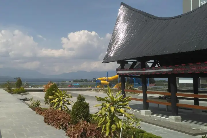 Озеро Тоба: Labersa Hotel & Convention Centre Toba