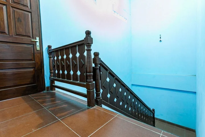 Суракарта: RedDoorz near Puro Mangkunegaran