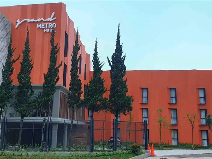 Чипанас: Grand Metro Hotel Puncak