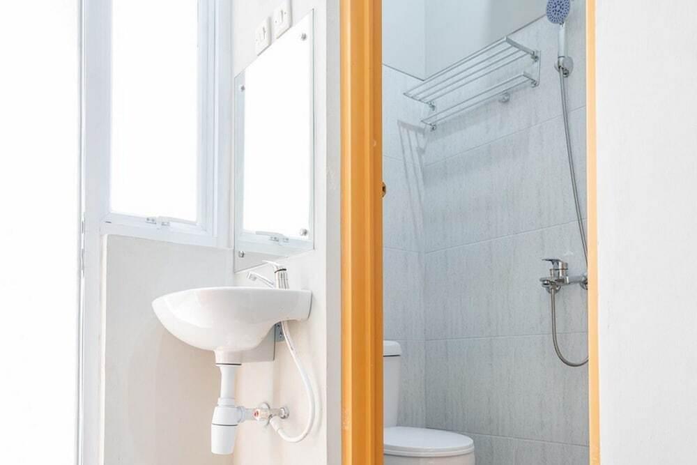 Тангеранг: Reddoorz Near Bandara City Mall Tangerang