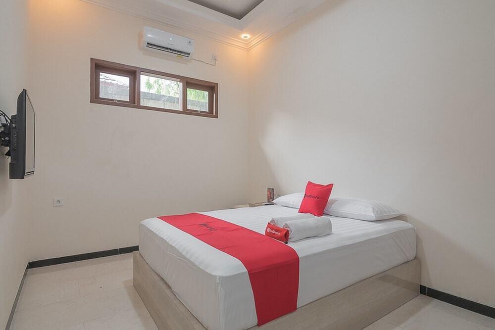 Банджанбару: RedDoorz Syariah near Jalan Panglima Batur Banjarbaru