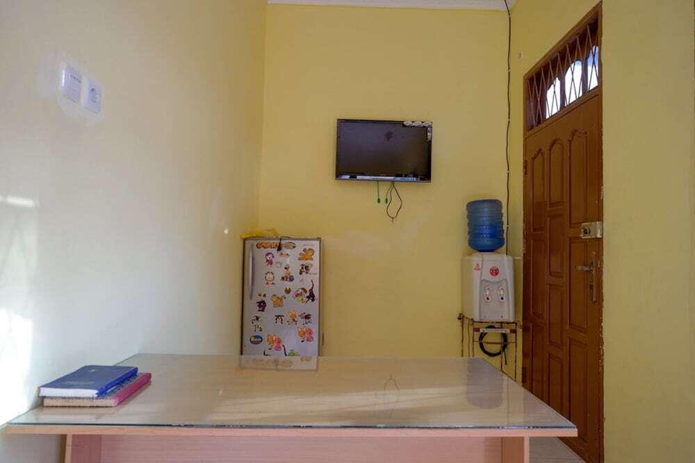 Палу: RedDoorz near Universitas Alkhairaat Palu