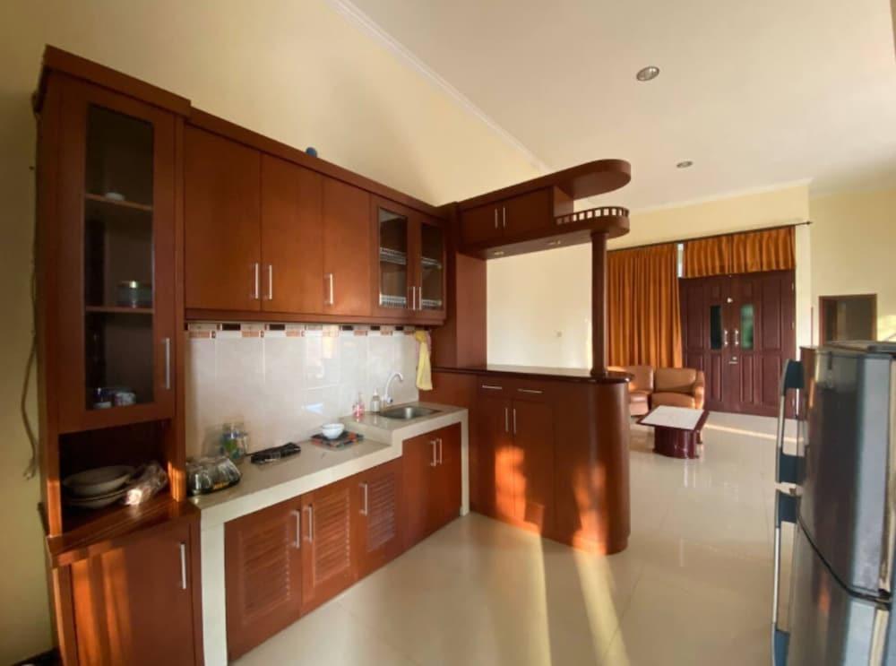 Батуретно: Manyar Sewu Homestay