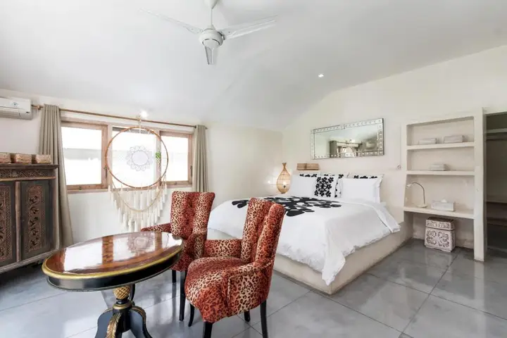 Villa Putih in Kuta with 4 bedrooms and 3 bathrooms — фото 4