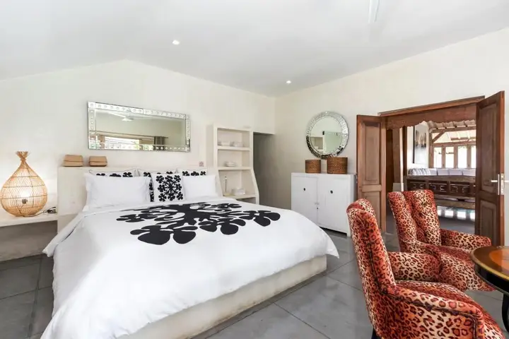 Villa Putih in Kuta with 4 bedrooms and 3 bathrooms — фото 5