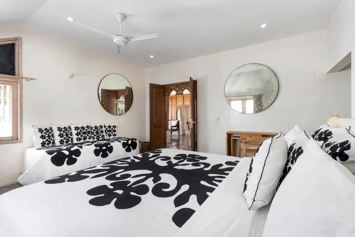 Villa Putih in Kuta with 4 bedrooms and 3 bathrooms — фото 3