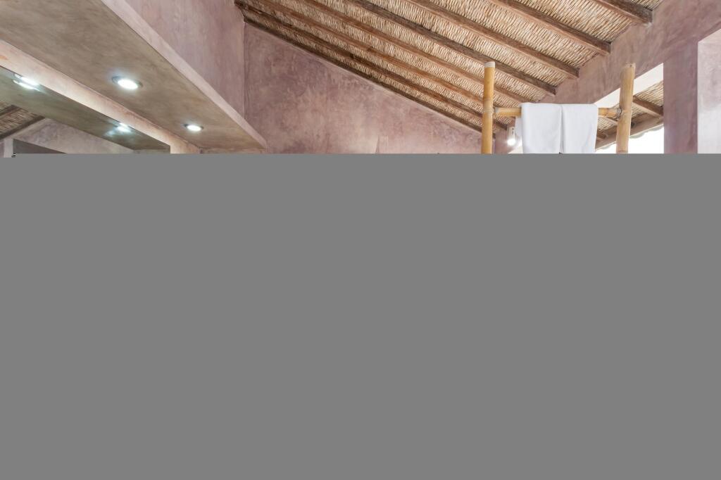Кута: Villa Putih in Kuta with 4 bedrooms and 3 bathrooms