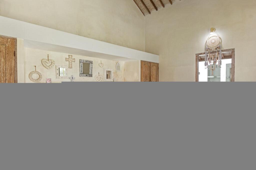 Кута: Villa Putih in Kuta with 4 bedrooms and 3 bathrooms