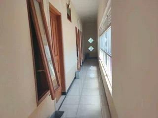 Суракарта: D'Yolland Guesthouse