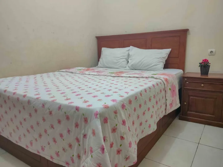 Суракарта: D'Yolland Guesthouse