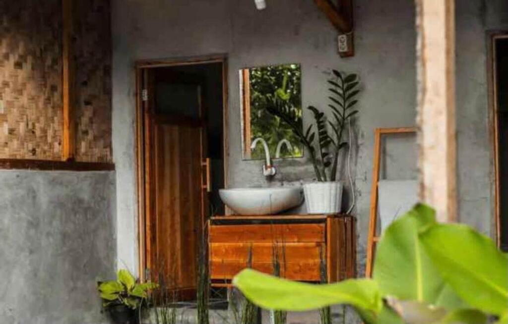 Чипанас: Paddies Homestay Sukawangi RedPartner