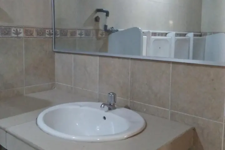 Озеро Тоба: Olibert Hotel Parapat Ajibata