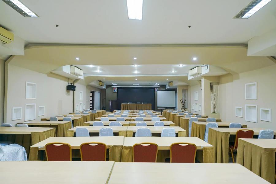 Медан: Urbanview Hotel Bumi Malaya