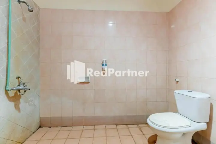 Медан: Reddoorz Plus @ Jl Kh Wahid Hasyim Medan