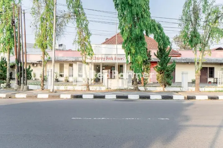 Медан: Reddoorz Plus @ Jl Kh Wahid Hasyim Medan