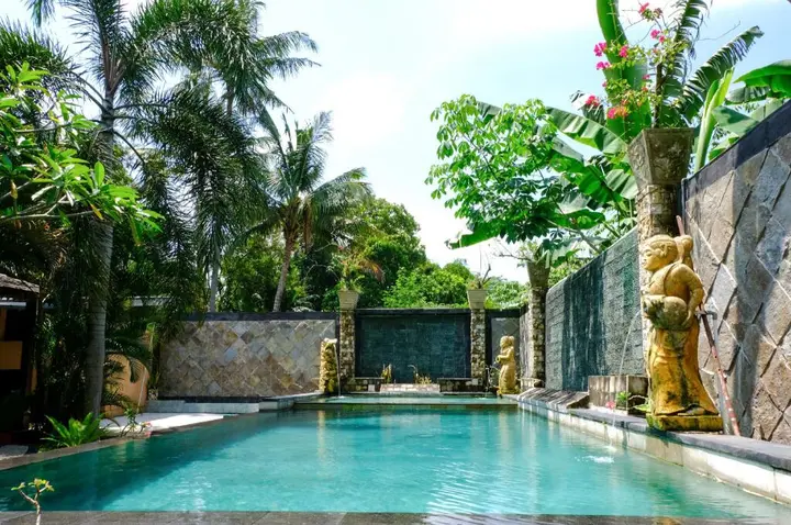 Матарам: RedDoorz Plus @ Raya Senggigi Lombok