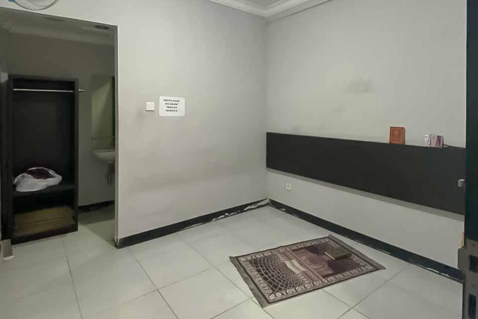 Сурабая: Losmen Family Syariah RedPartner