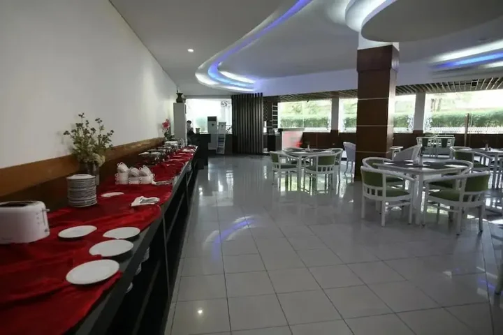 Семаранг: Hotel New Puri Garden Airport Semarang