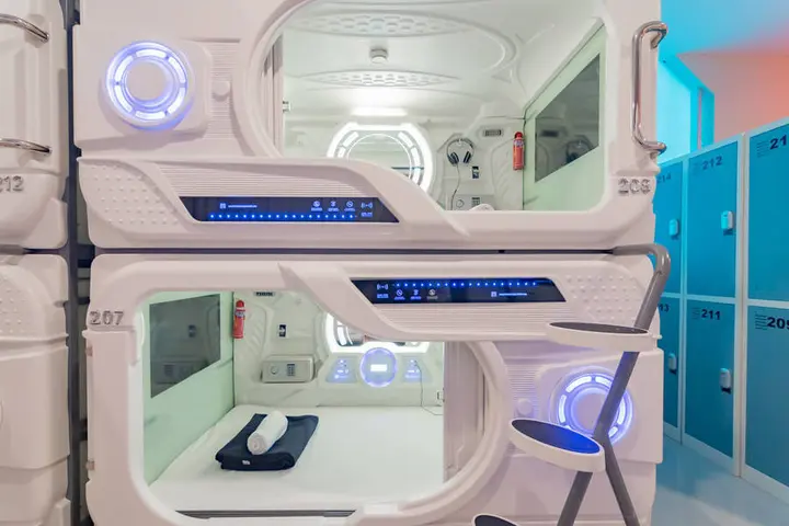 Бандунг: On The Go Capsule Hotel