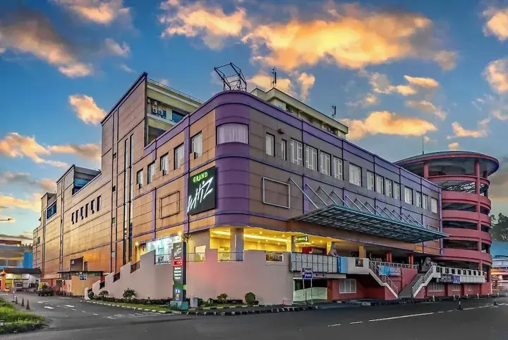 Манадо: Grand Whiz Megamas Manado