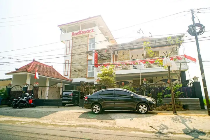 RedDoorz Plus near Malang Airport — фото 3