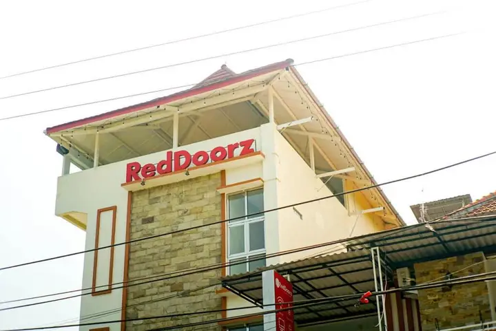 RedDoorz Plus near Malang Airport — фото 1