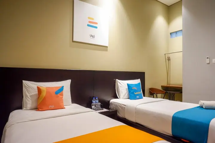 Семаранг: Sans Hotel Empress Simpang Lima