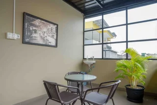 Семаранг: Sans Hotel Empress Simpang Lima
