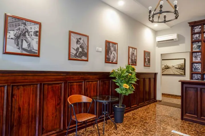 Семаранг: Sans Hotel Empress Simpang Lima