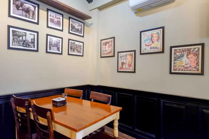 Семаранг: Sans Hotel Empress Simpang Lima