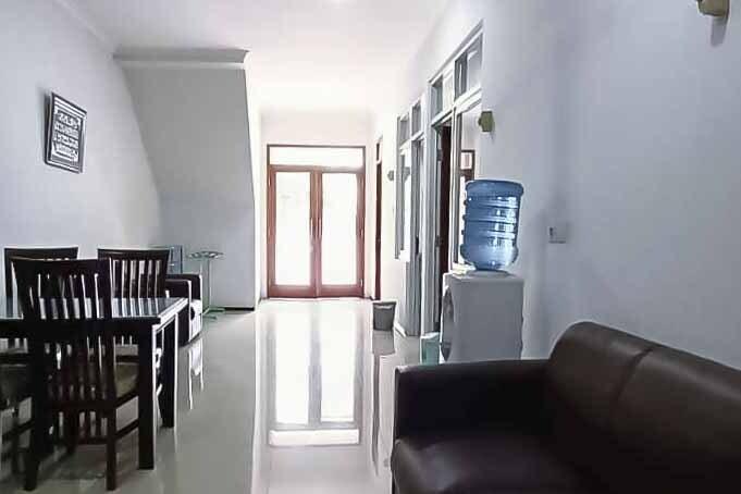 Тангеранг: Aimer Guest House Syariah Redpartner(Former Aimer Guest House Syariah)