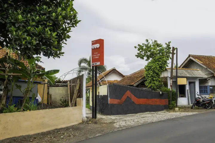 Bumi Eyang Enin Homestay Syariah — фото 1
