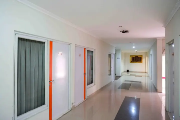 Батуретно: RedDoorz Syariah near Museum Wayang Kekayon