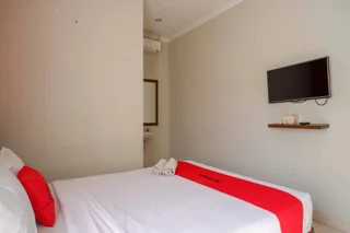 Батуретно: RedDoorz Syariah near Museum Wayang Kekayon