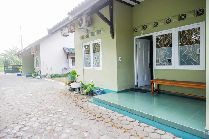 Депок: RedDoorz near Institut Pertanian Yogyakarta