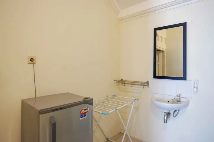 Депок: RedDoorz near Institut Pertanian Yogyakarta