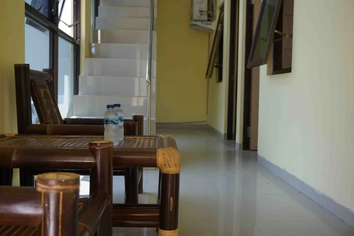 Депок: Miracle Boarding House RedPartner