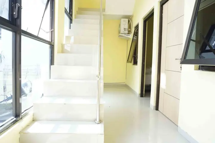 Депок: Miracle Boarding House RedPartner