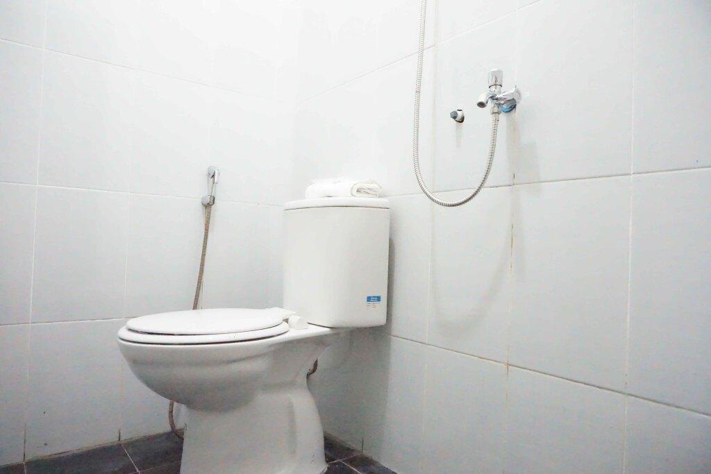 Депок: Miracle Boarding House RedPartner