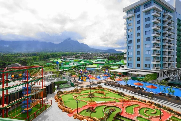 Бату: Senyum World Batu