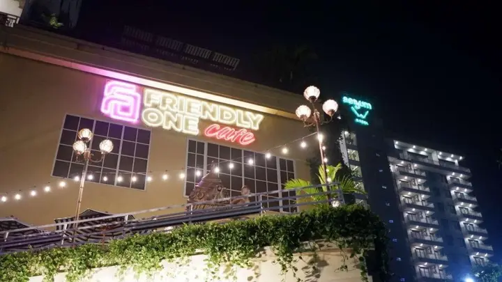 Бату: Senyum World Batu