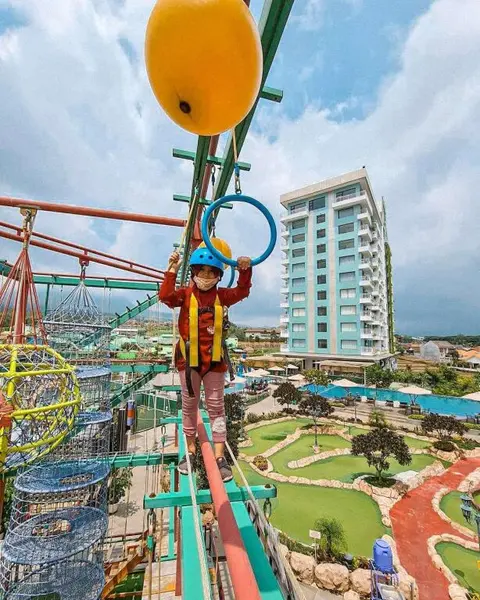 Бату: Senyum World Batu