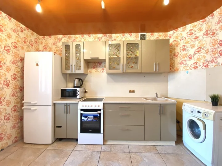 Бердск: Dvuhkomnatnaya Kvartira Karla Marksa 22 Apartments
