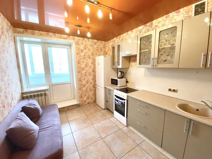 Бердск: Dvuhkomnatnaya Kvartira Karla Marksa 22 Apartments