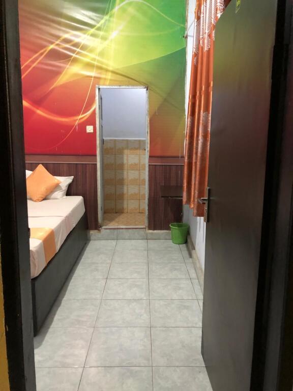 Палопо: Hotel Warna Palopo RedPartner