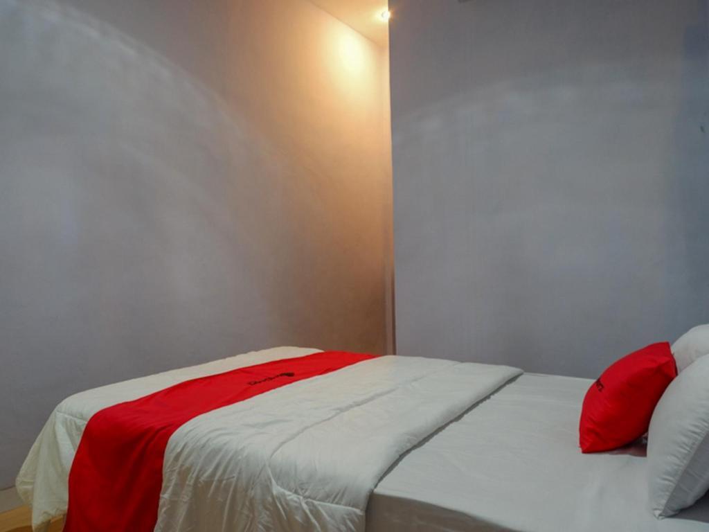 Батанг: RedDoorz Syariah near Pasar Batang