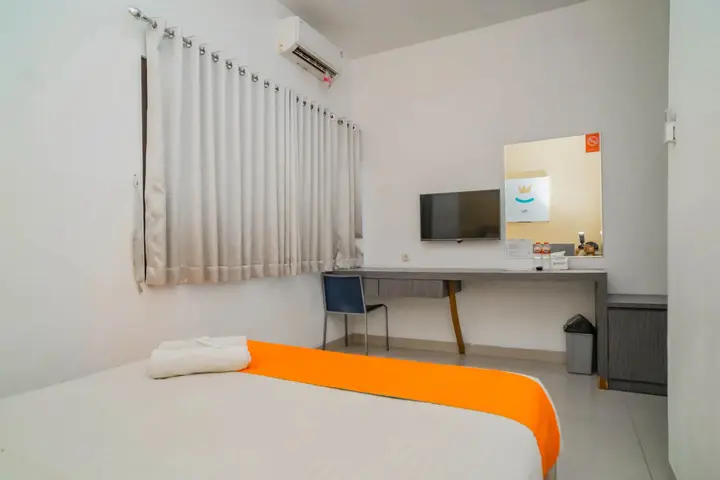 Чиребон: Sans Hotel Widarasari Cirebon