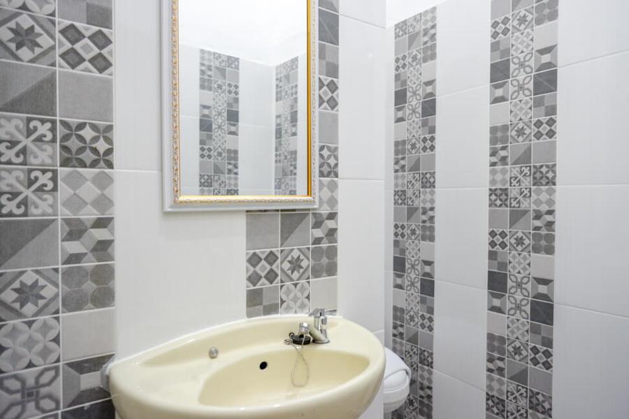 Суракарта: RedDoorz near Stasiun Purwosari