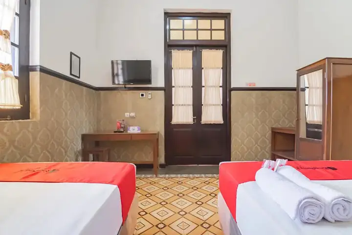RedDoorz Syariah @ Kolonial Guest House — фото 6