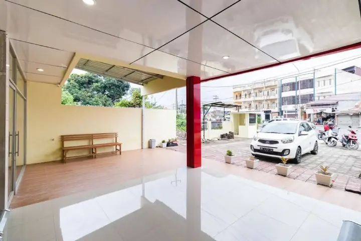 Медан: Formerly RedDoorz Plus @ Jalan Gatot Subroto Medan